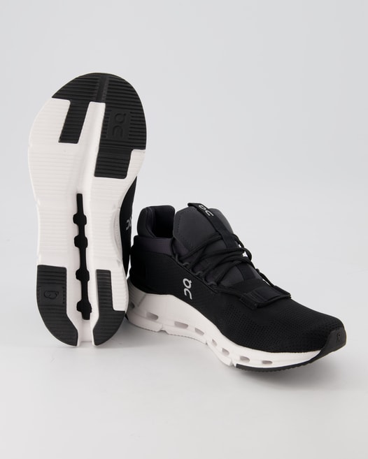 ON Running Cloudnova Sportschuhe in Schwarz