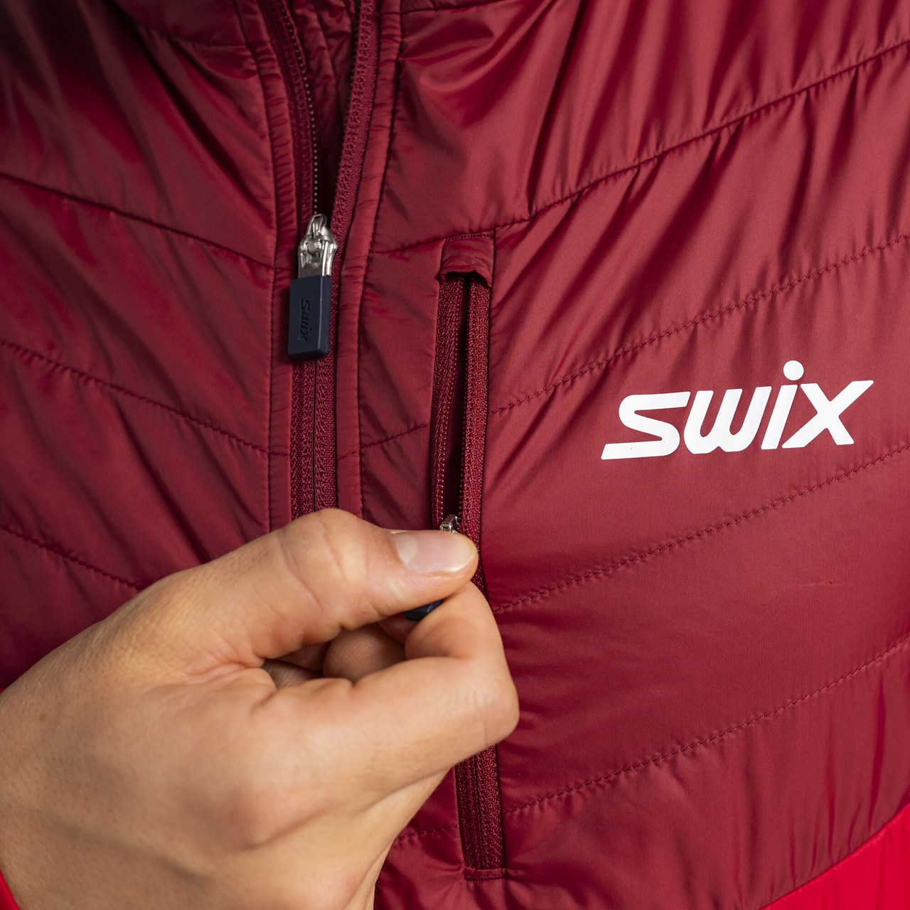 Swix Dynamic Hybrid Insulated Jacket Rhubarb Red/Swix Red