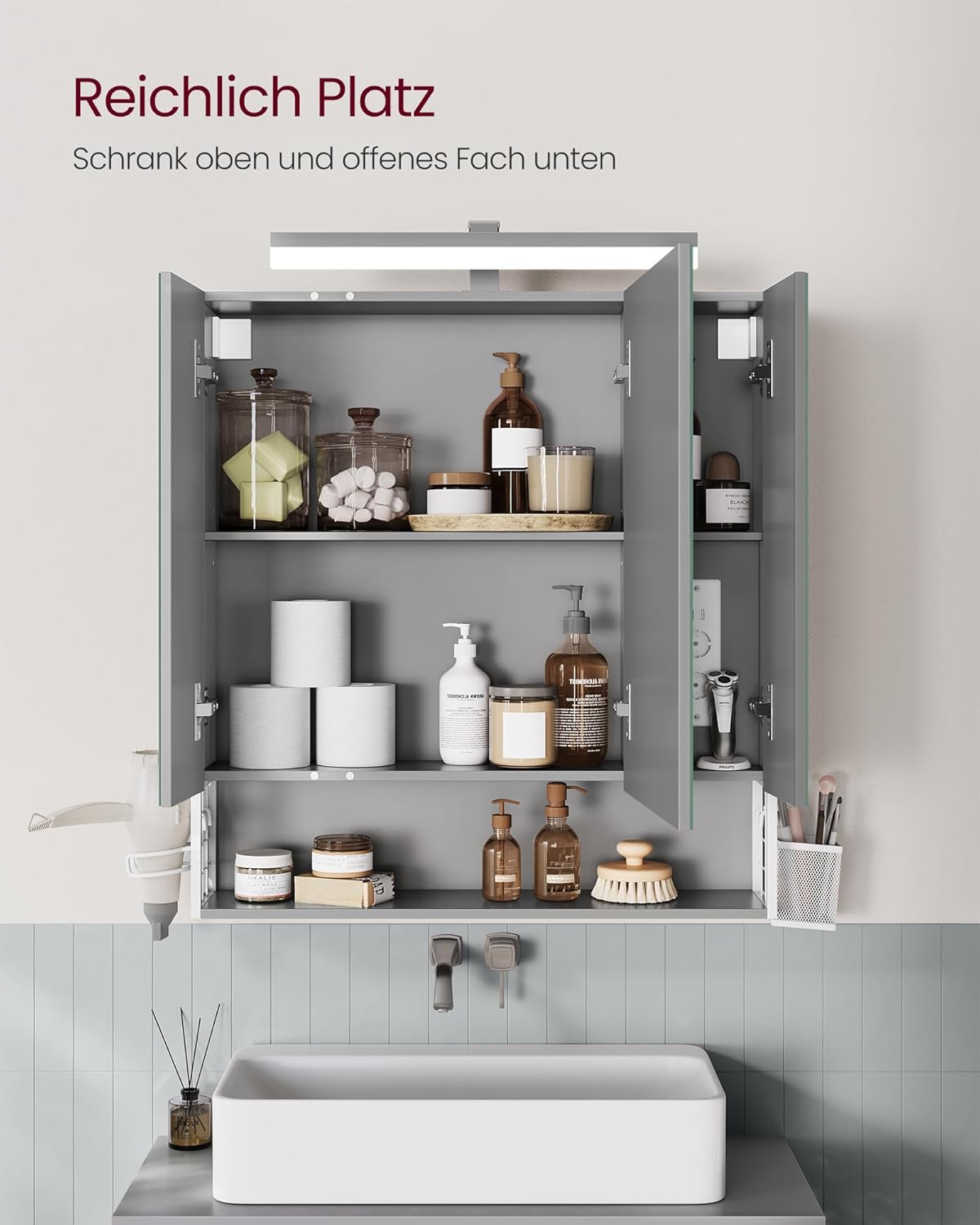 VASAGLE Spiegelschrank Bad mit Beleuchtung, 16,5 x 70 x 75 cm, Steckdosen, Hängekorb, Haartrockner-Halter, Spiegelschrank, Badschrank, Wandschrank, für Badezimmer, wolkenweiß-Taubengrau BBK126G01