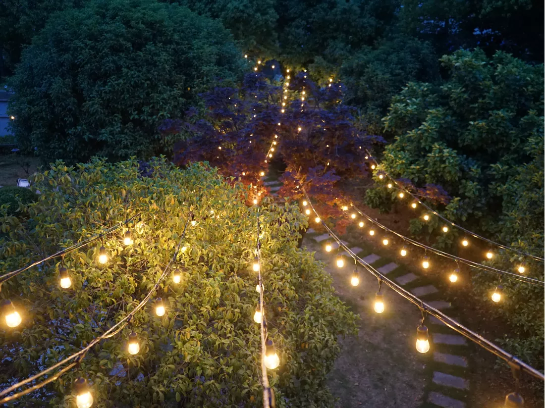 Guirlande lumineuse guinguette emboîtable - 10 ampoules ambrées - 10 mètres - BASALTE