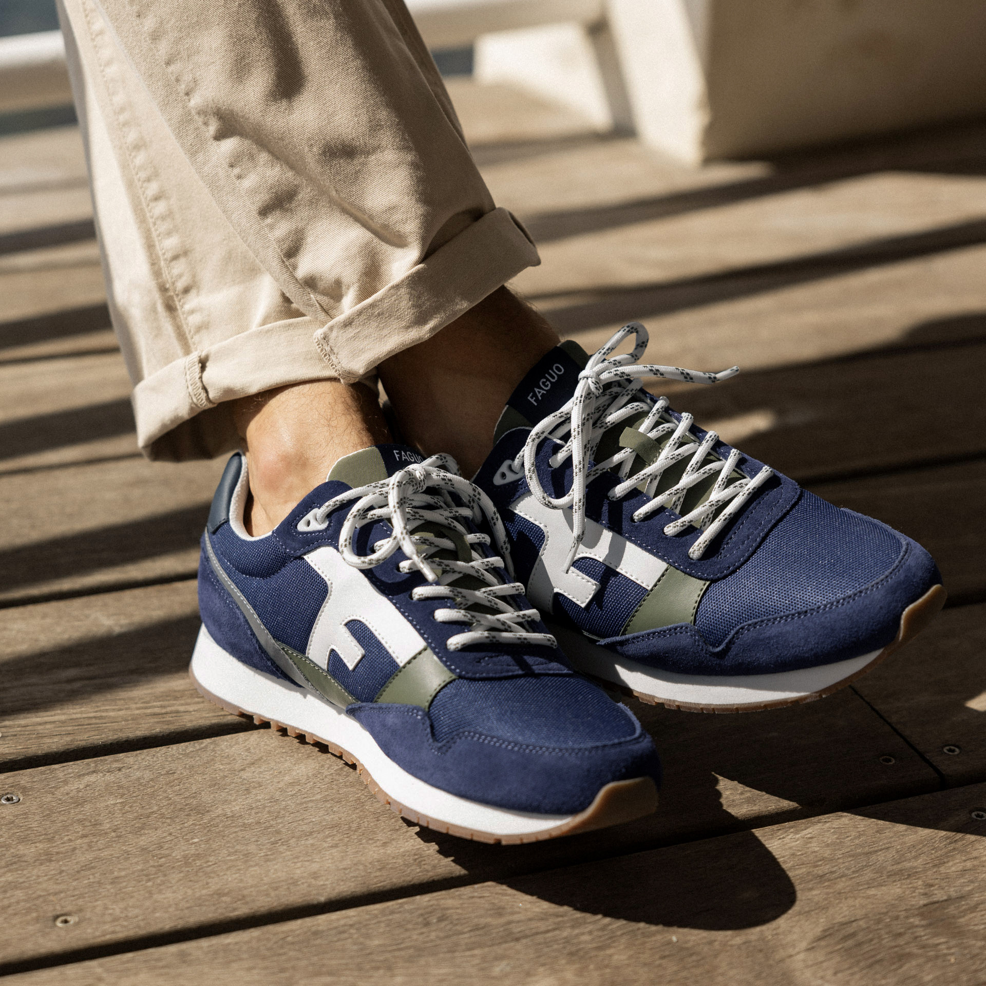 Runnings bleues & kaki polyester recyclé et suède - modèle elm