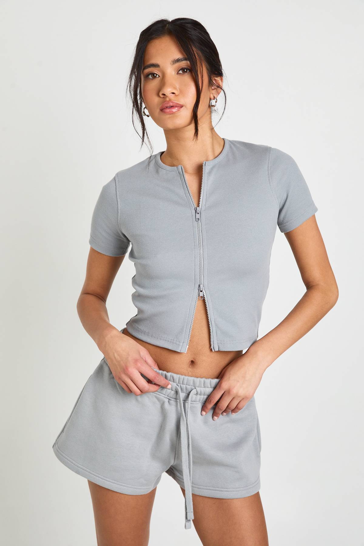 boohoo Ensemble De Survêtement Côtelé Avec Haut Zippé À Manches Courtes Et Short