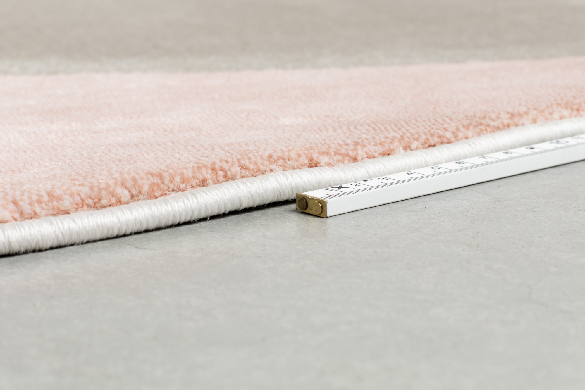 Zuiver vloerkleed Hilton Zuiver Hilton vloerkleed 240cm grijs/roze