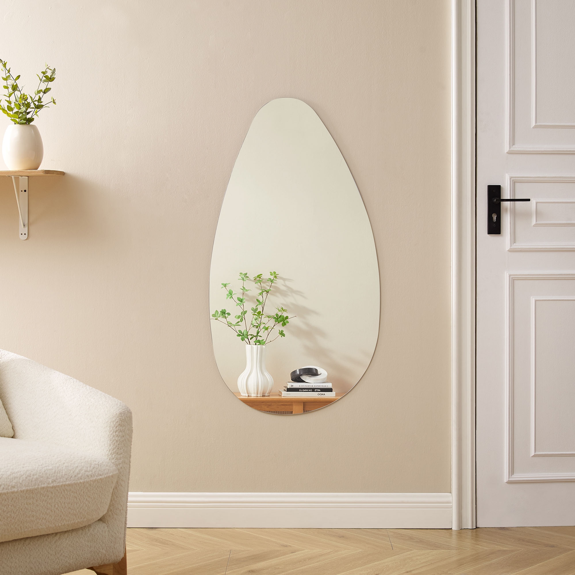 SalesFever Wandspiegel »Design-Spiegel für stilvolle Akzente« Elegante Tropfenform: oval