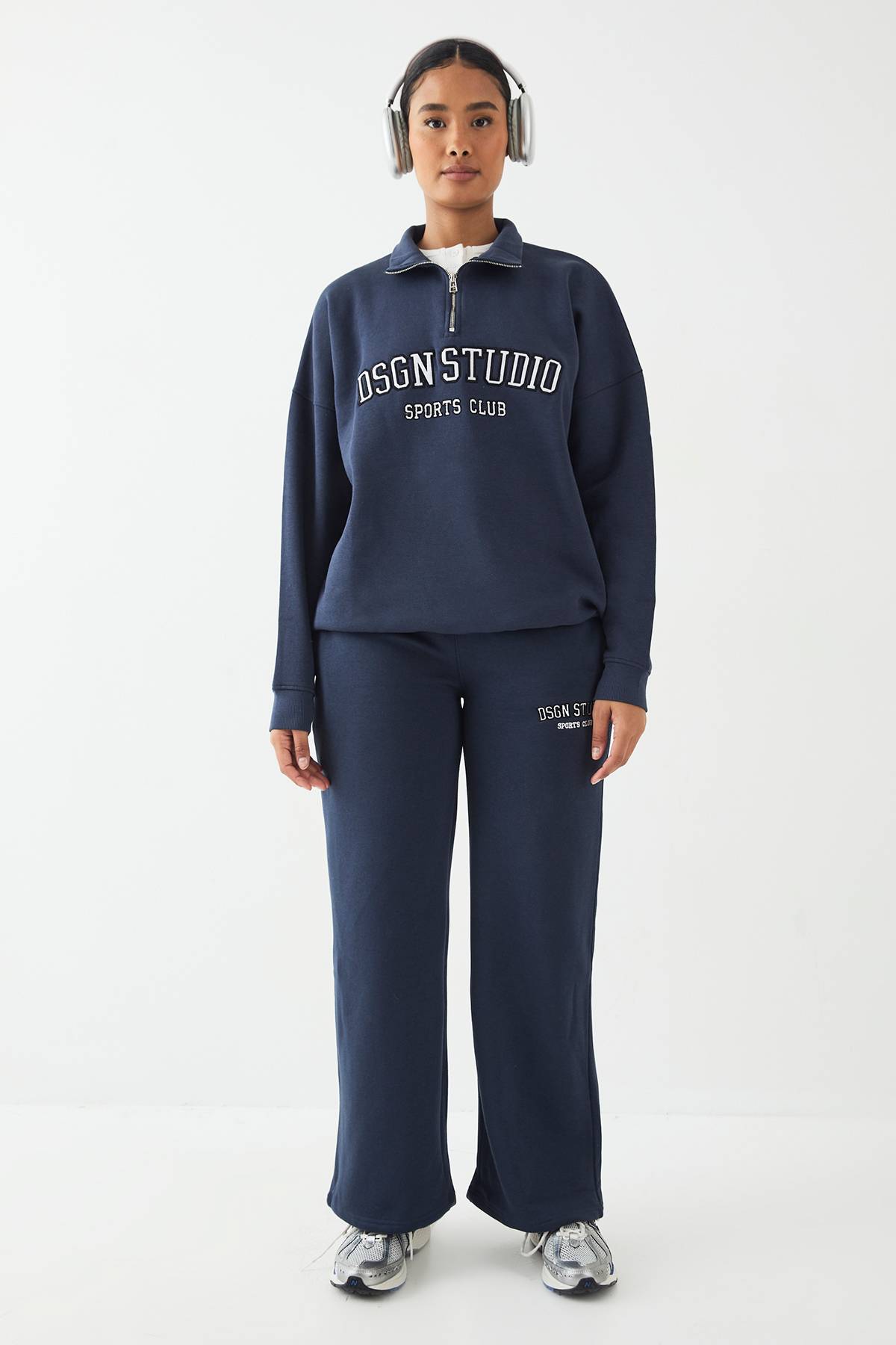 Sweat-shirt DSGN Studio à Demi-Fermeture Éclair Oversize avec Appliqué