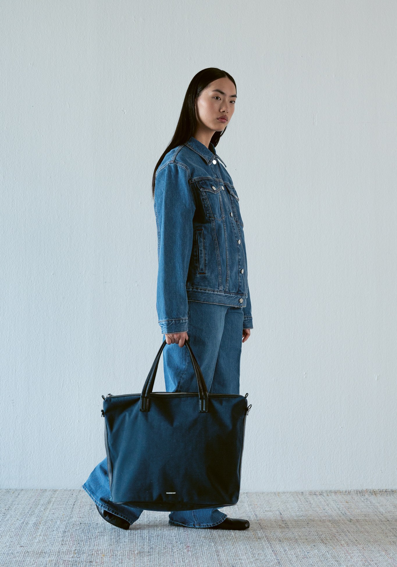 Sandqvist Tragtasche Everyday Weekender Bag M Black