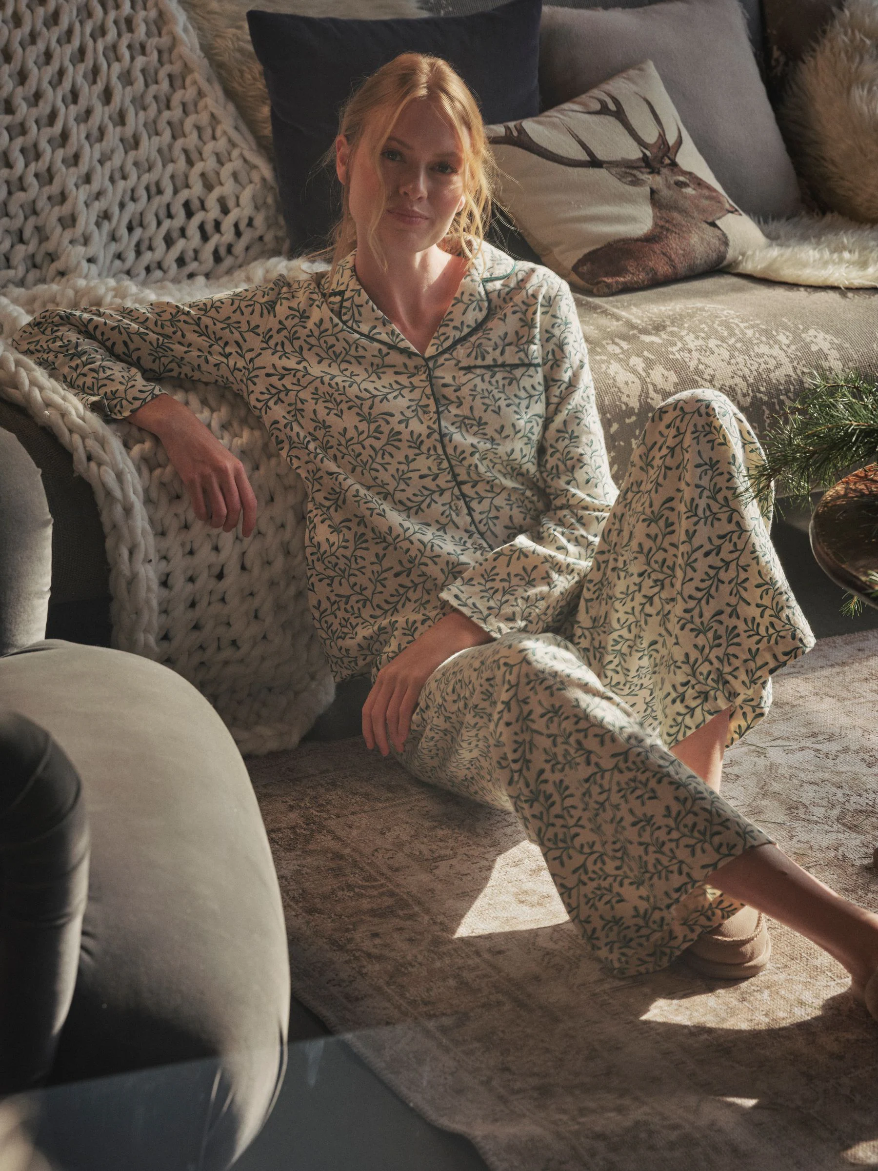 FatFace Mistletoe Pyjama Set