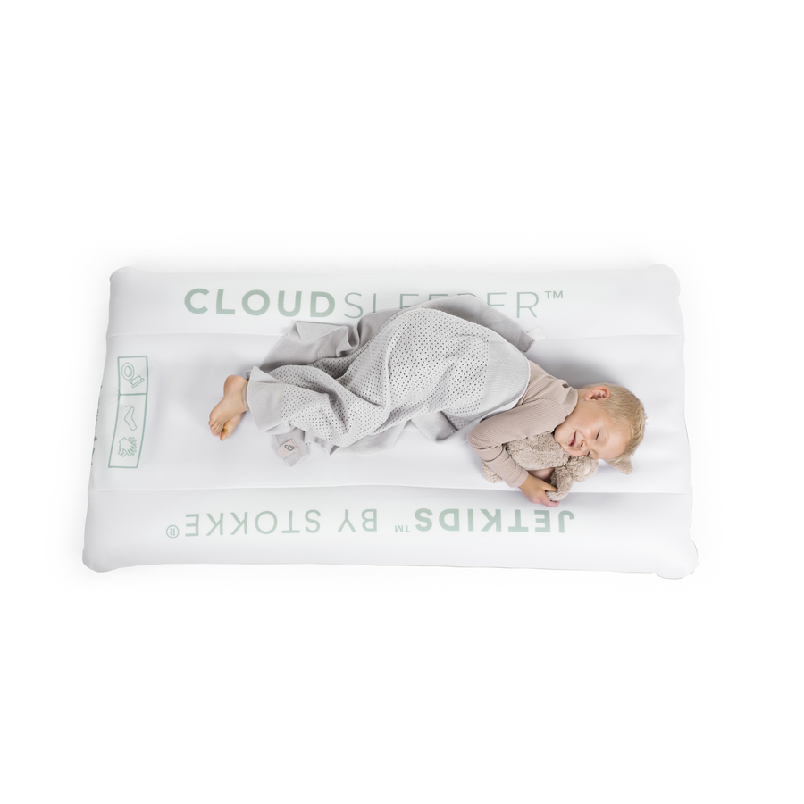 JETKIDS™ BY STOKKE® Aufsitzkoffer BedBox™ Golden Olive und Matratze CloudSleeper™ weiß