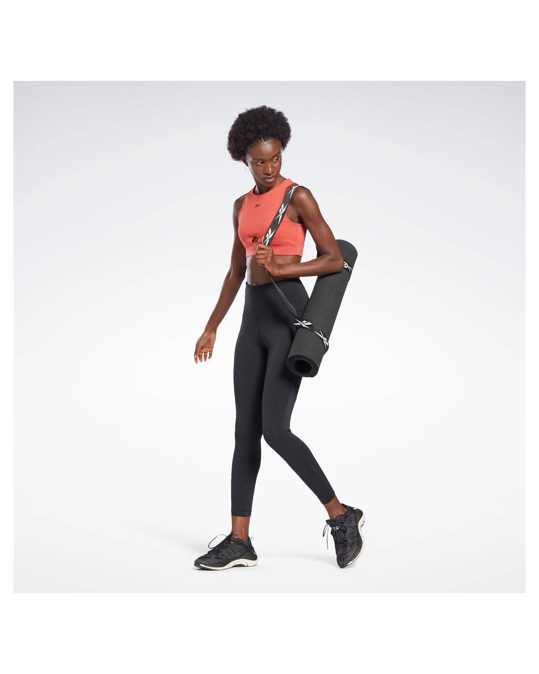 Reebok| Damen Trainingsbustier STUDIO BEYOND THE SWEAT CROP
