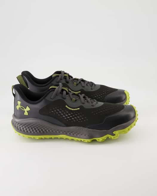 Under Armour UA Charged Sneaker in Schwarz