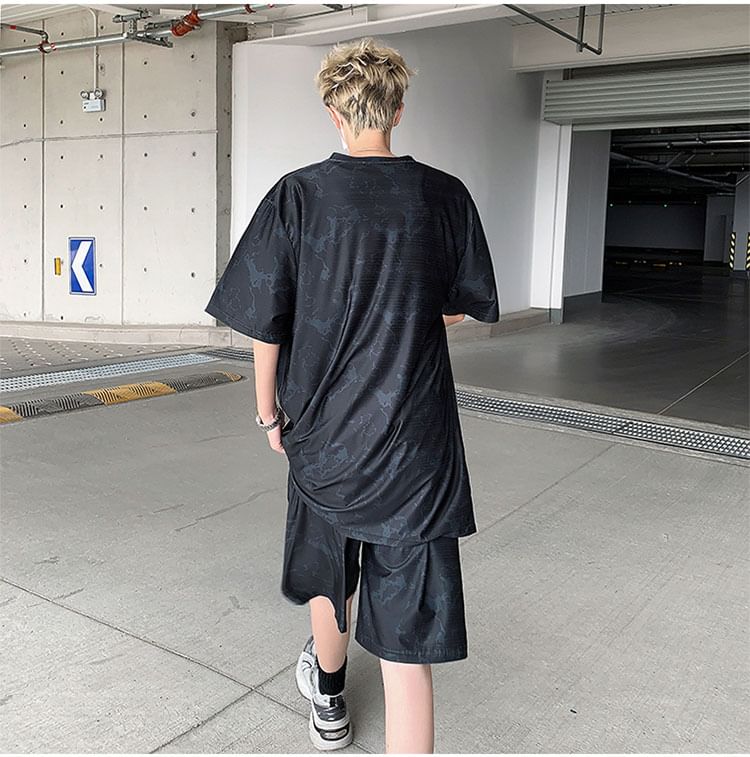 Whyessa - Set: T-shirt met korte mouwen, ronde hals en print + shorts met middelhoge taille