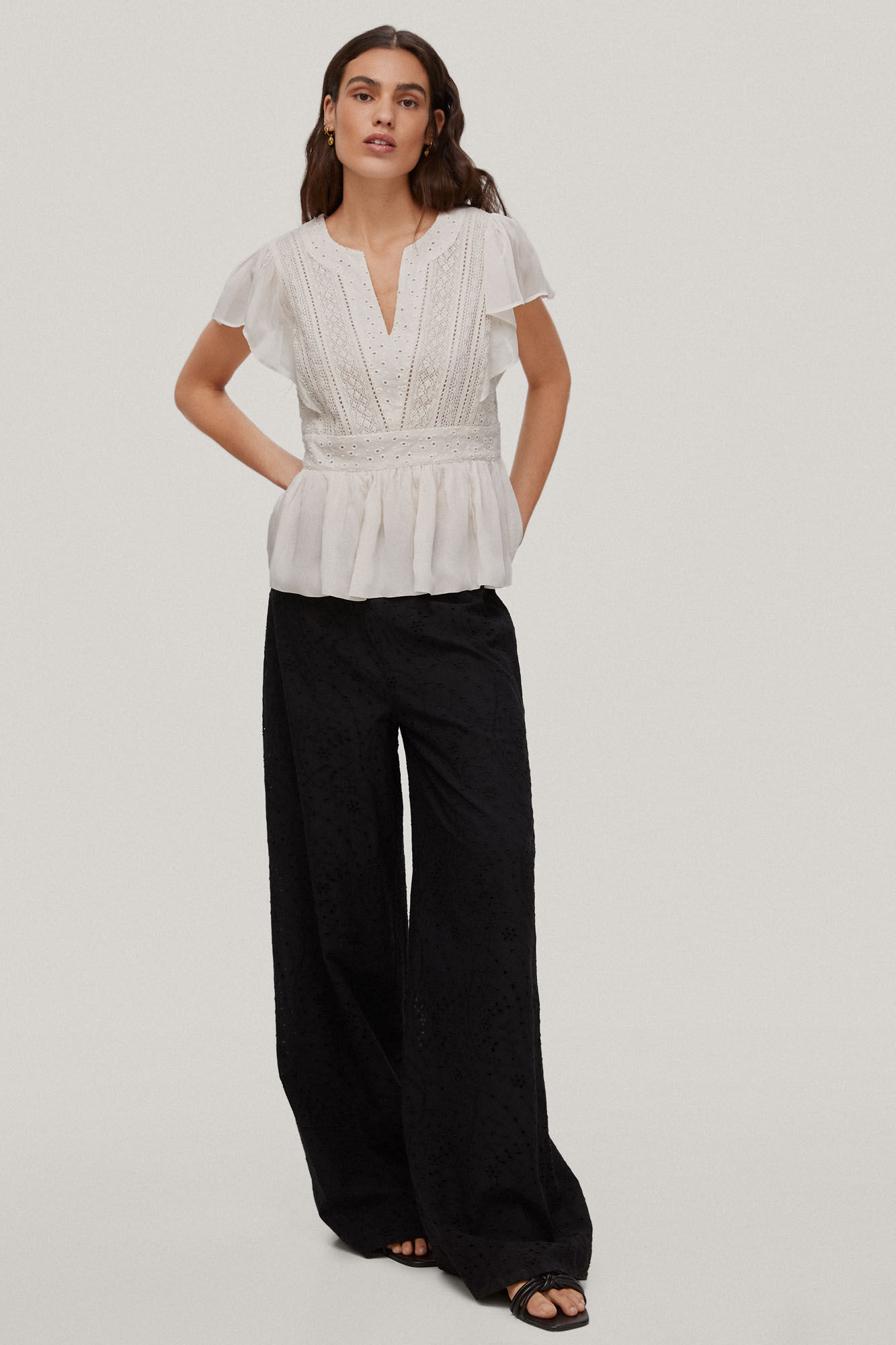 Blusa romântica bordada - Bege
