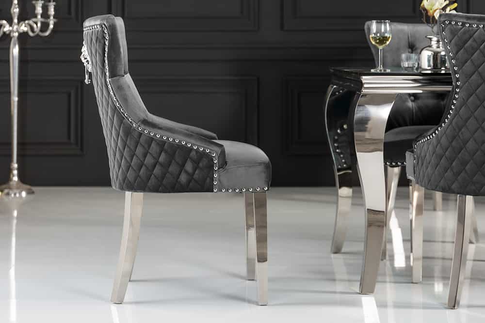 Eleganter Stuhl CASTLE DELUXE grau Samt Löwenkopf Chesterfield Design Esszimmerstuhl Nieten