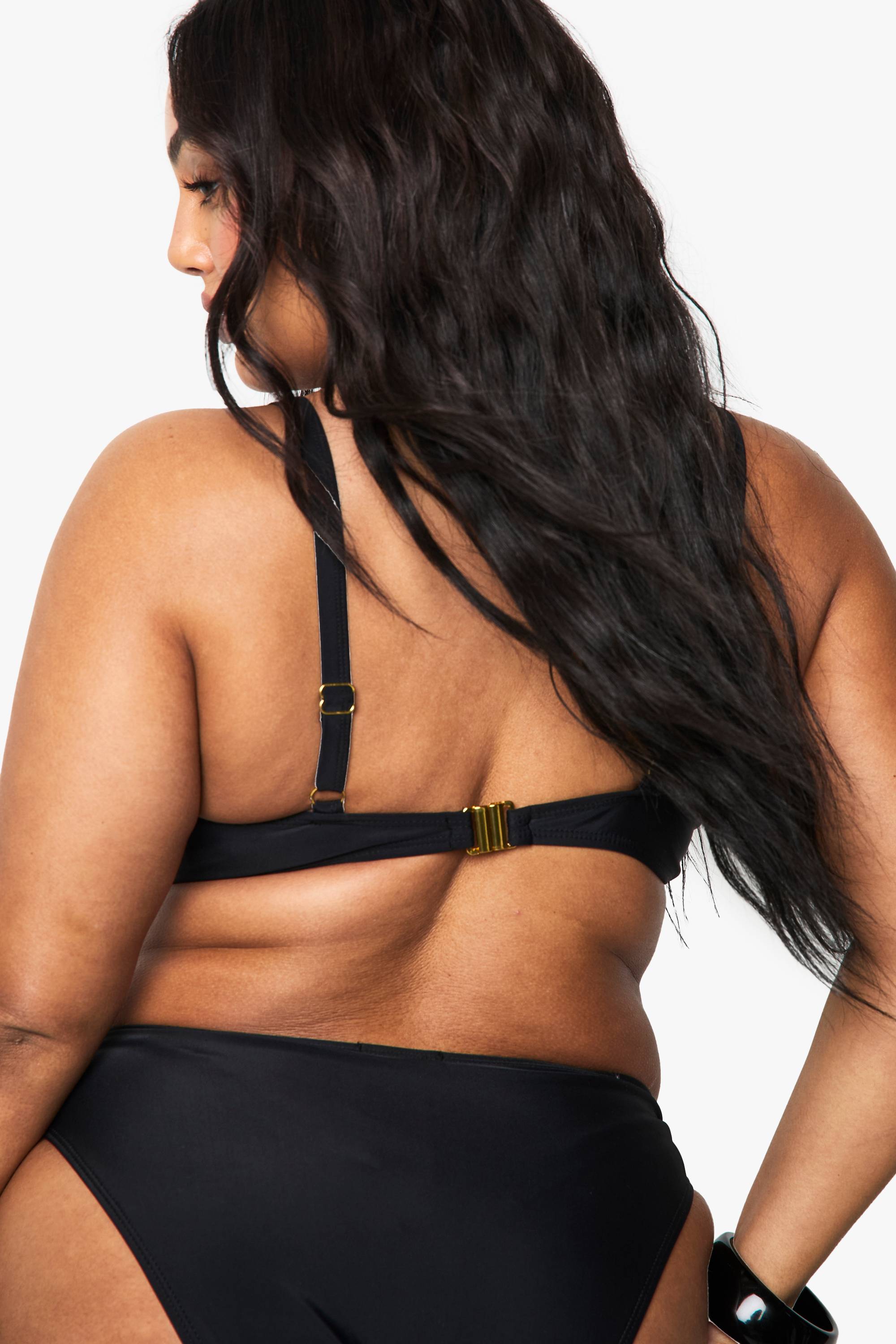 boohoo Haut de bikini grande taille rembourré avec détail de nœud à l'avant