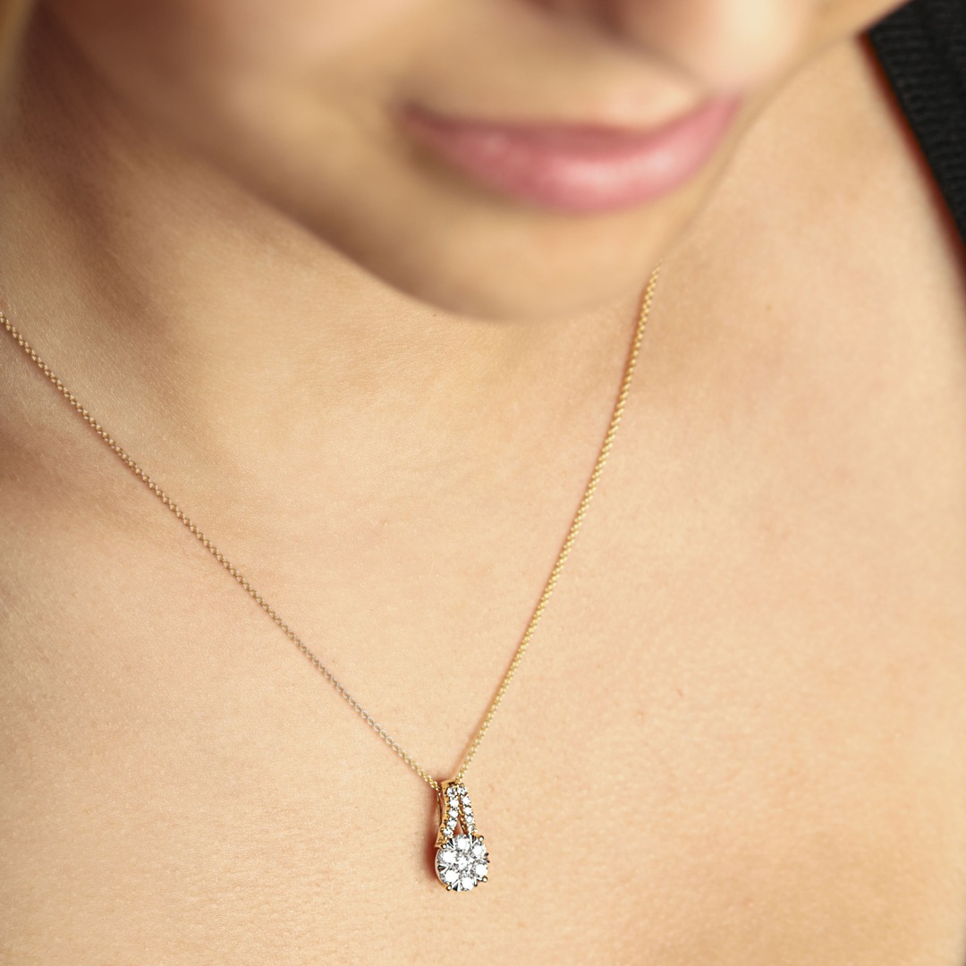 0.75 Karat Diamantanhänger 750/18 K Gelbgold
