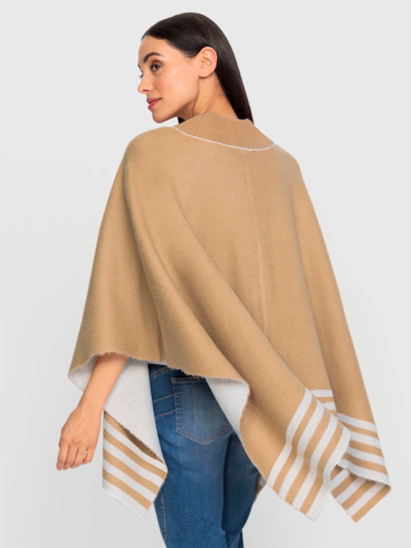 Cape en tricot rayures contrastées