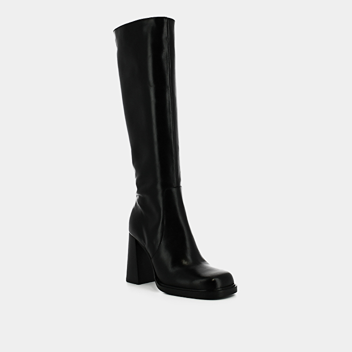 Bottes à talons et bouts carrés  en cuir noir