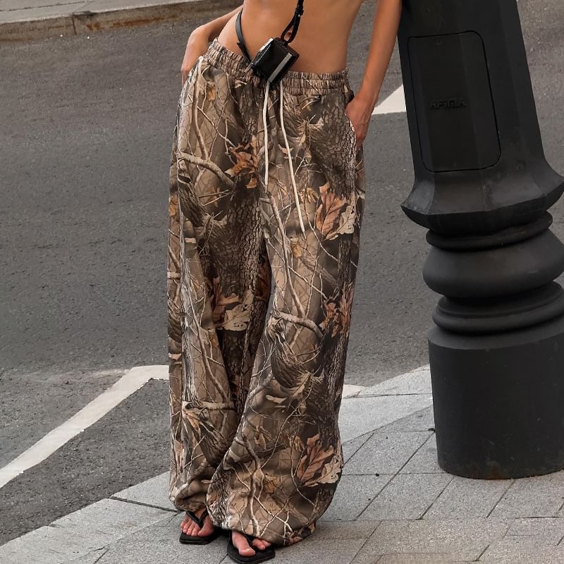 BrickBlack - Elastische taillebroek met camouflagemotief en wijde pijpen