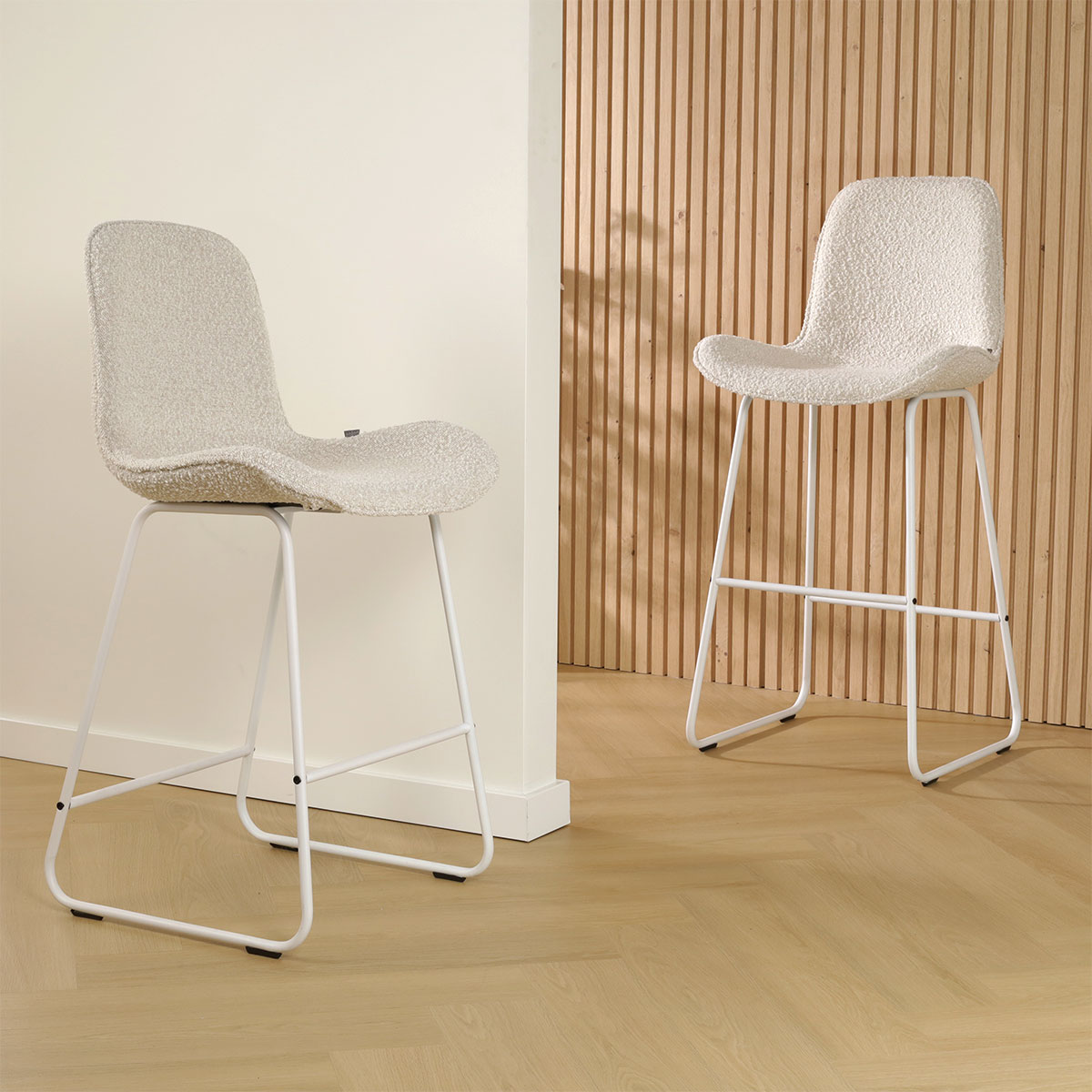 Barkruk Nino-Fé bouclé beige - wit onderstel -  65 cm