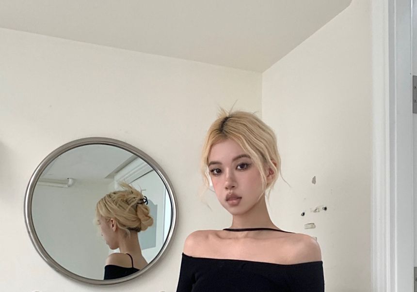 Strawolf - Choker-hals lange mouwen effen crop top