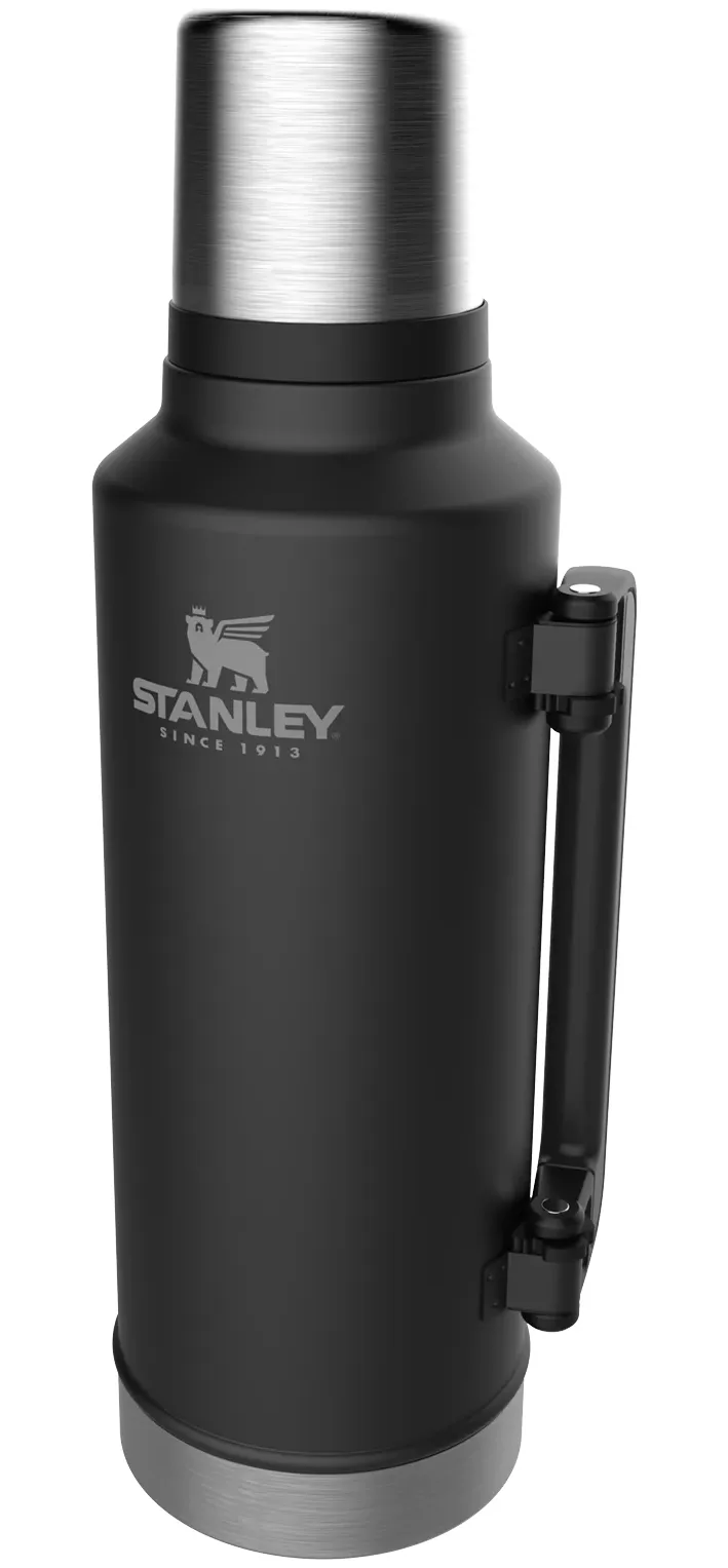 Stanley Classic Bottle 1.9L Matte Black