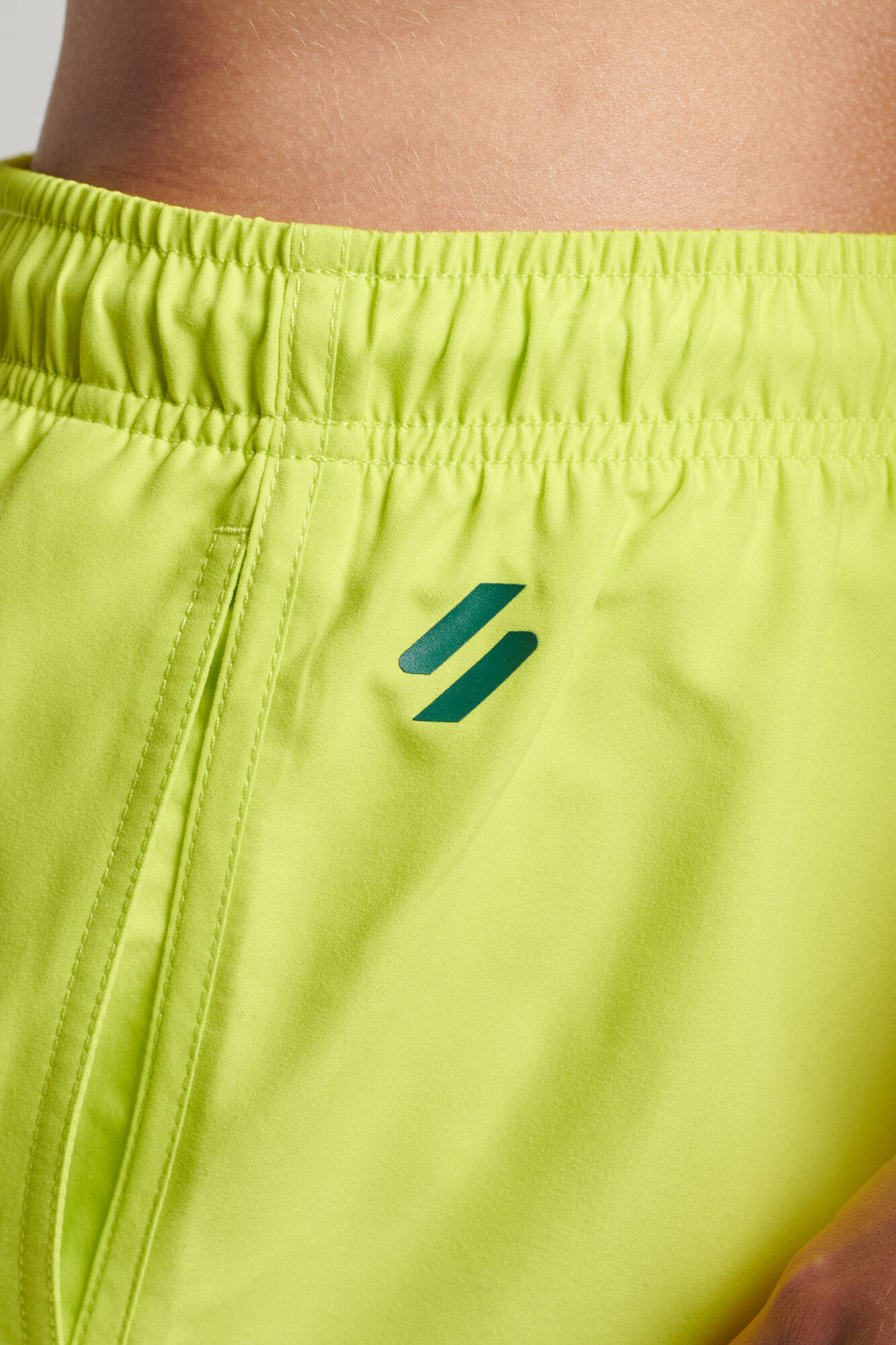 Calção de banho Code Core Sport de 17 polegadas - Amarelo