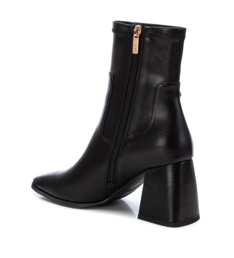 Botas de cano curto Xti 141826 pretas - Altura do salto: 7 cm -