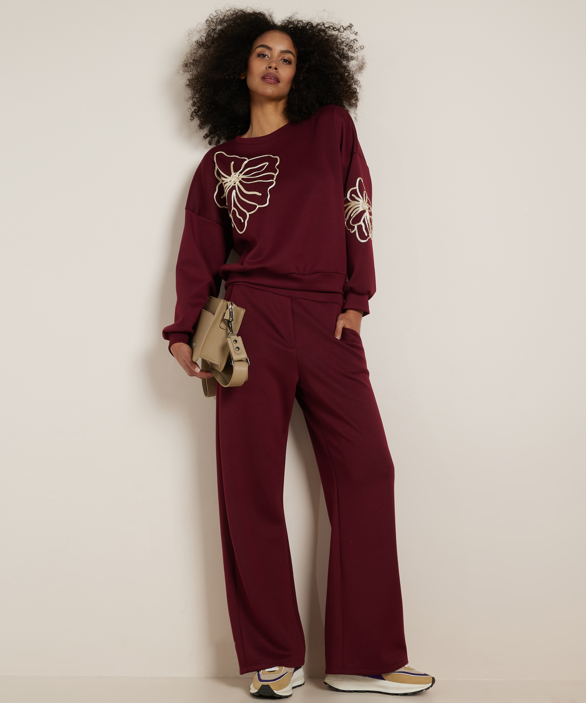 trui met bloem embroidery