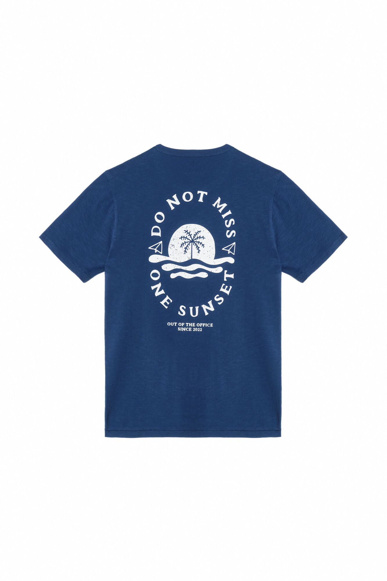 Camiseta com estampa de pôr do sol nas costas - Azul