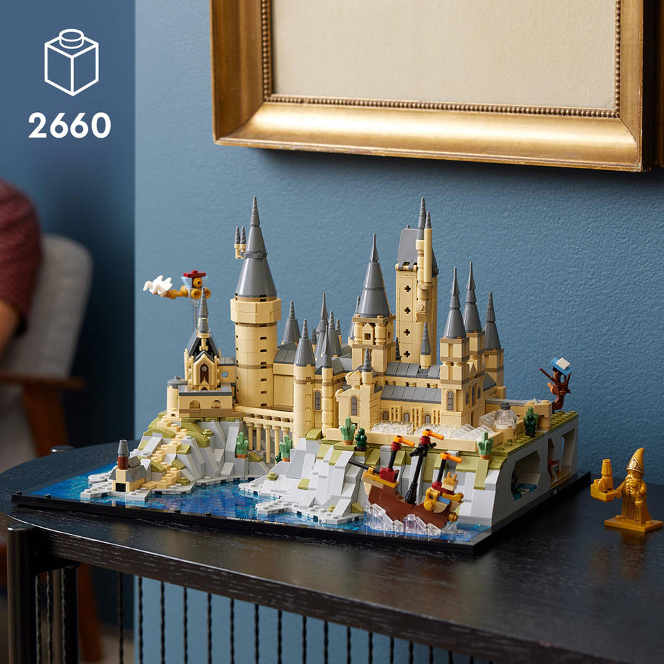 LEGO Harry Potter Kasteel Zweinstein: en terrein 76419