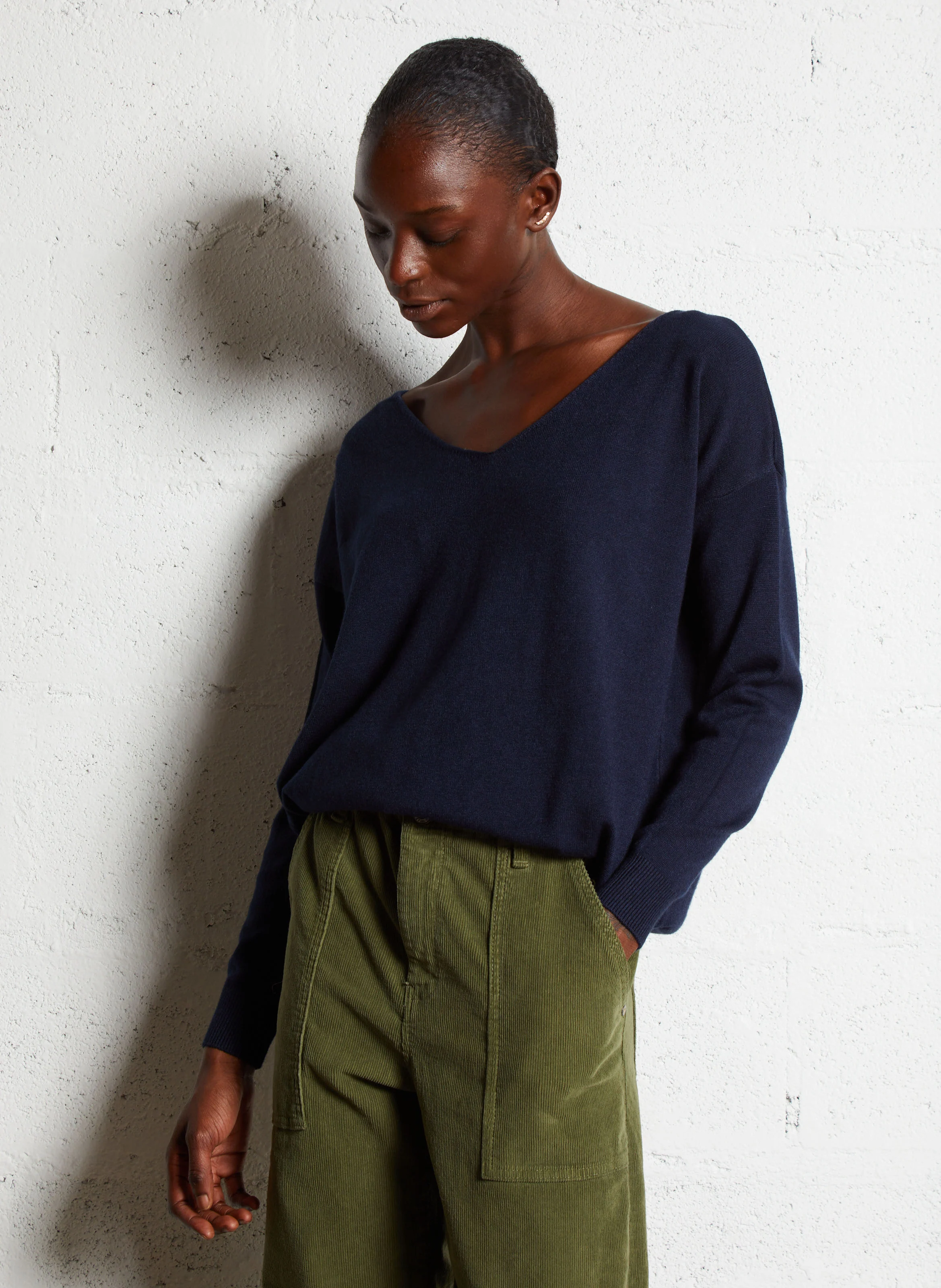Pull col V droit en maille | Bleu