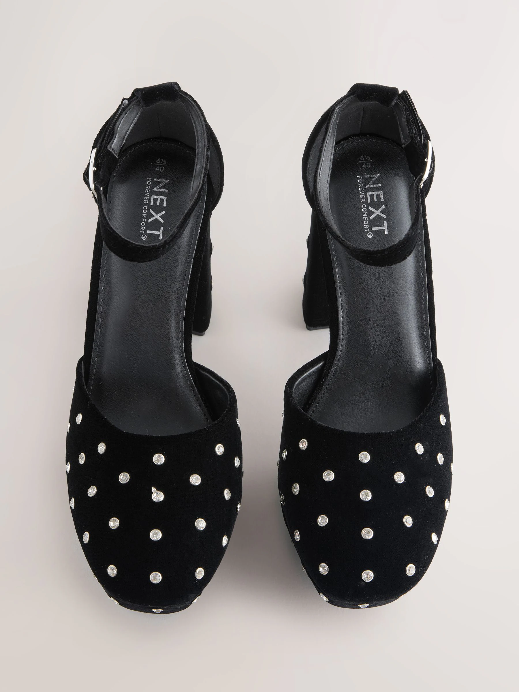 Zwart fluweel - Forever Comfort® Velvet Studded Plafrom Two-Part Block Heels