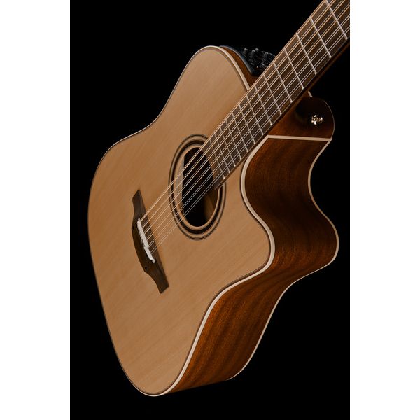 Takamine P3DC-12 w/Softcase