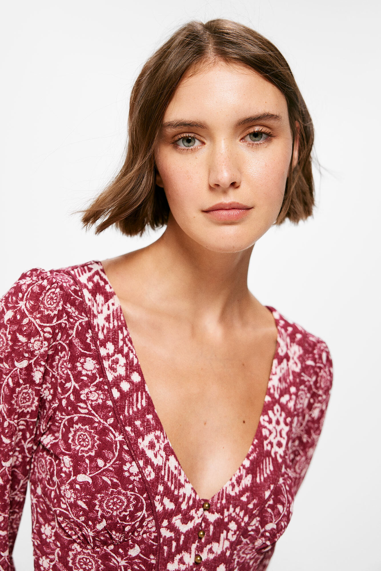 Vestido midi com estampa em painéis