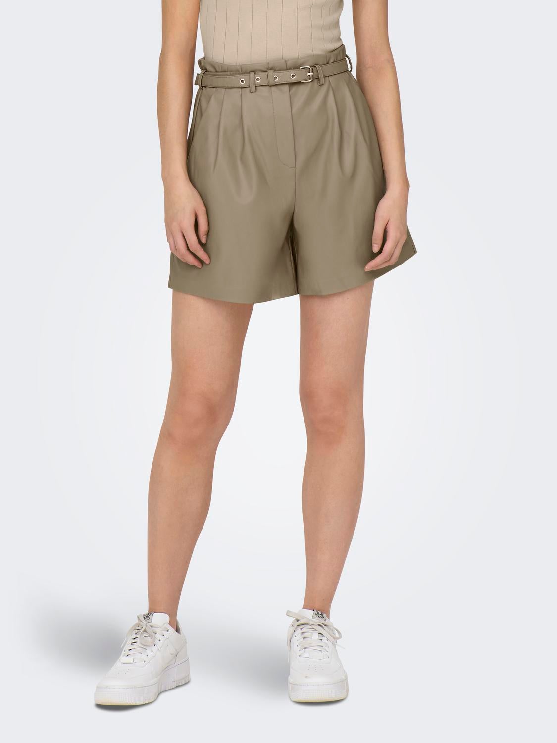 ONLHEIDI Mittlere Taille Normal geschnitten Shorts in Lederoptik Weathered Teak