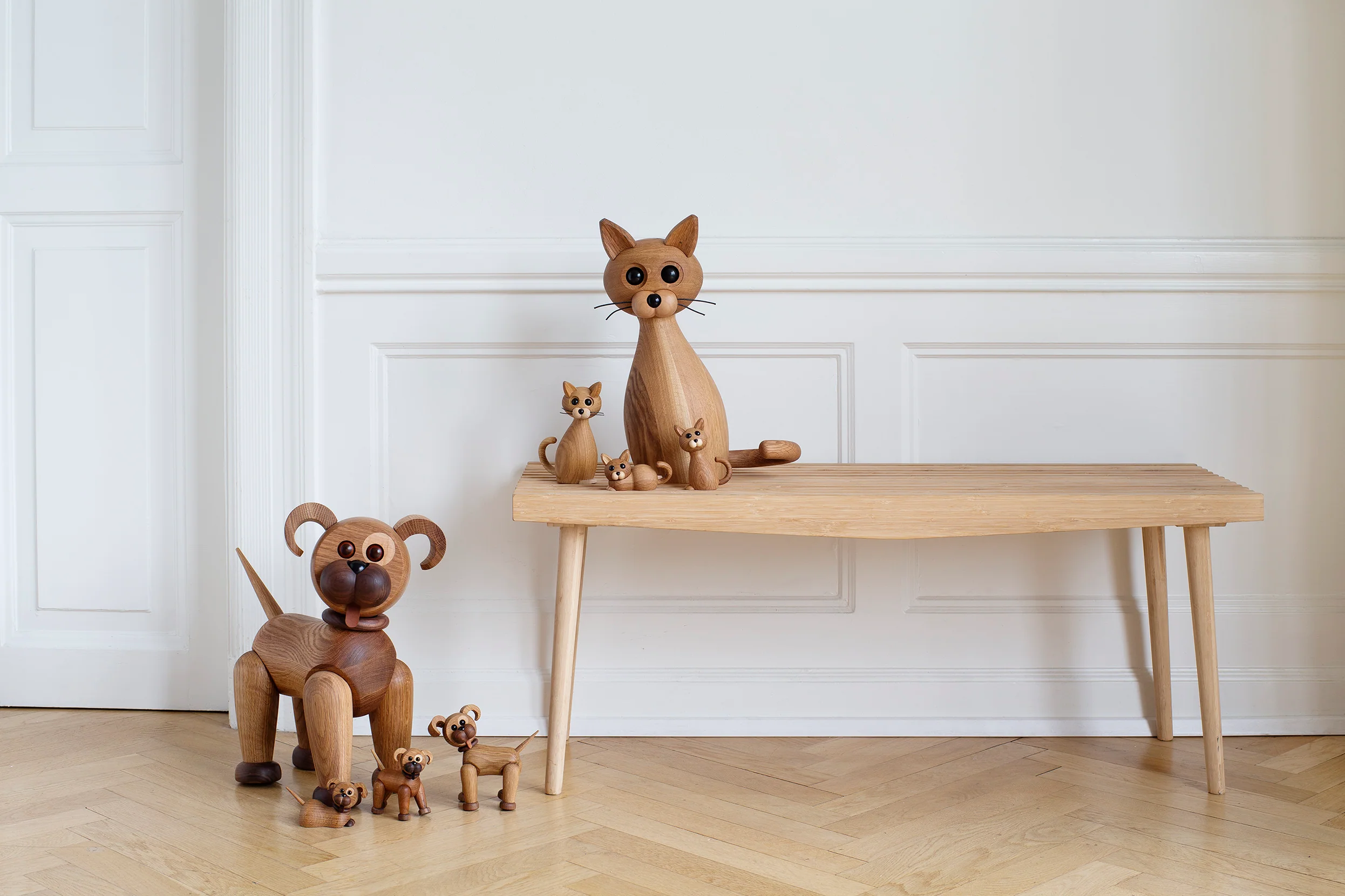 Spring Copenhagen  Big Happy hund - H: 37,8 cm.