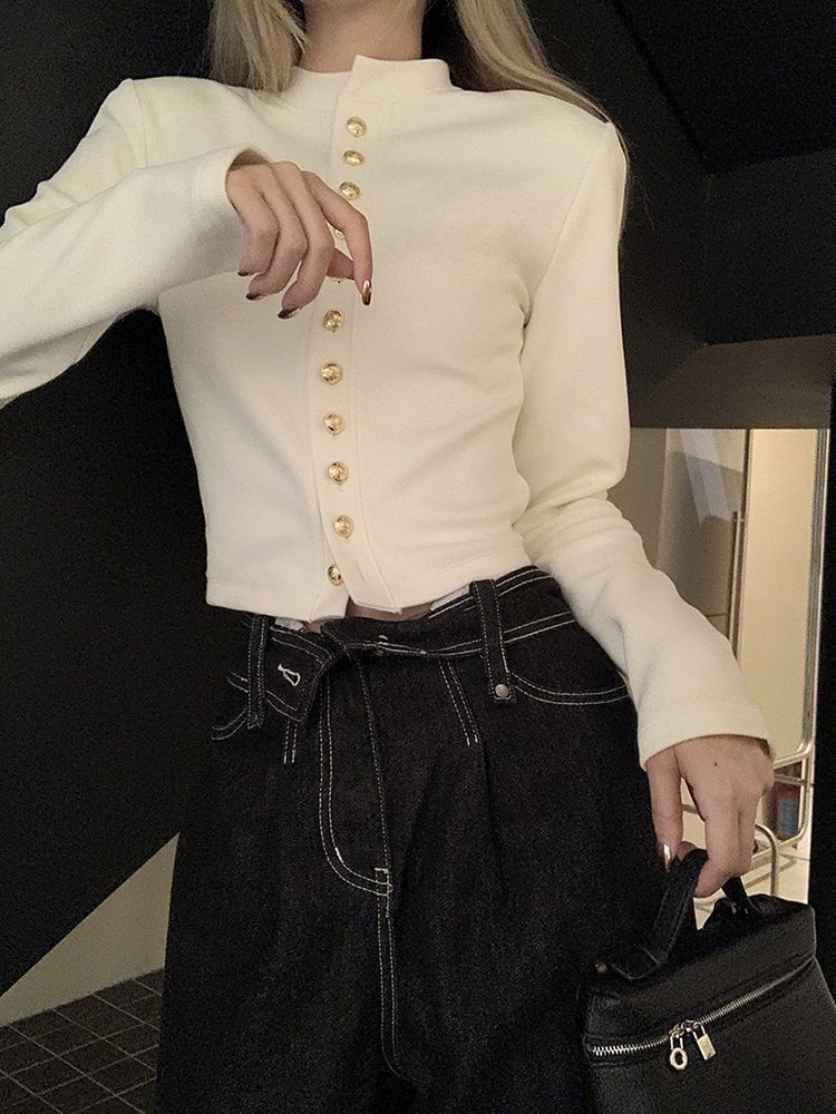 Hevnir - Lange mouwen ronde hals effen crop top met knoopjes