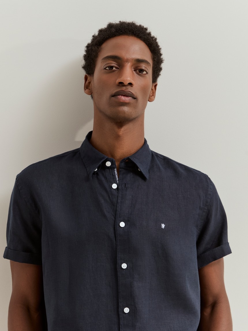 Camisa regular fit de manga curta em linho