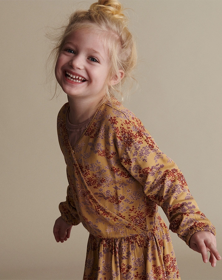 Langarm-Kleid MATANKIE in senf