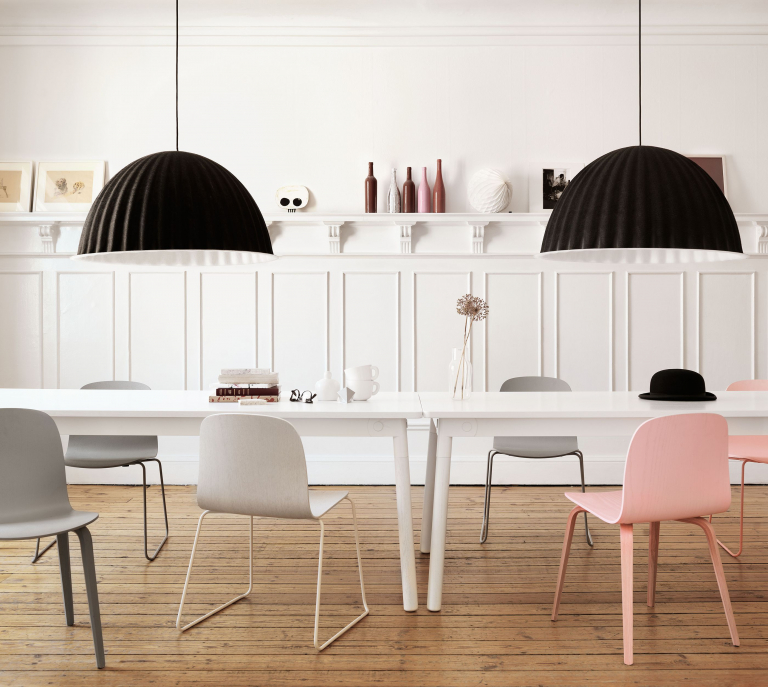 Muuto Under the Bell hanglamp Ø82 zwart