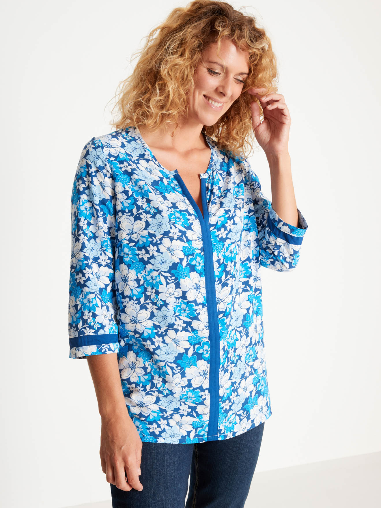 Blouse encolure ronde, manches 3/4