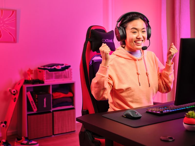 Trust Gaming-Maus GXT 927 Redex Leistungsstarke kabellose Gaming-Maus mit extrem niedriger Latenz und vollständig einstellbarer RGB-Beleuchtung