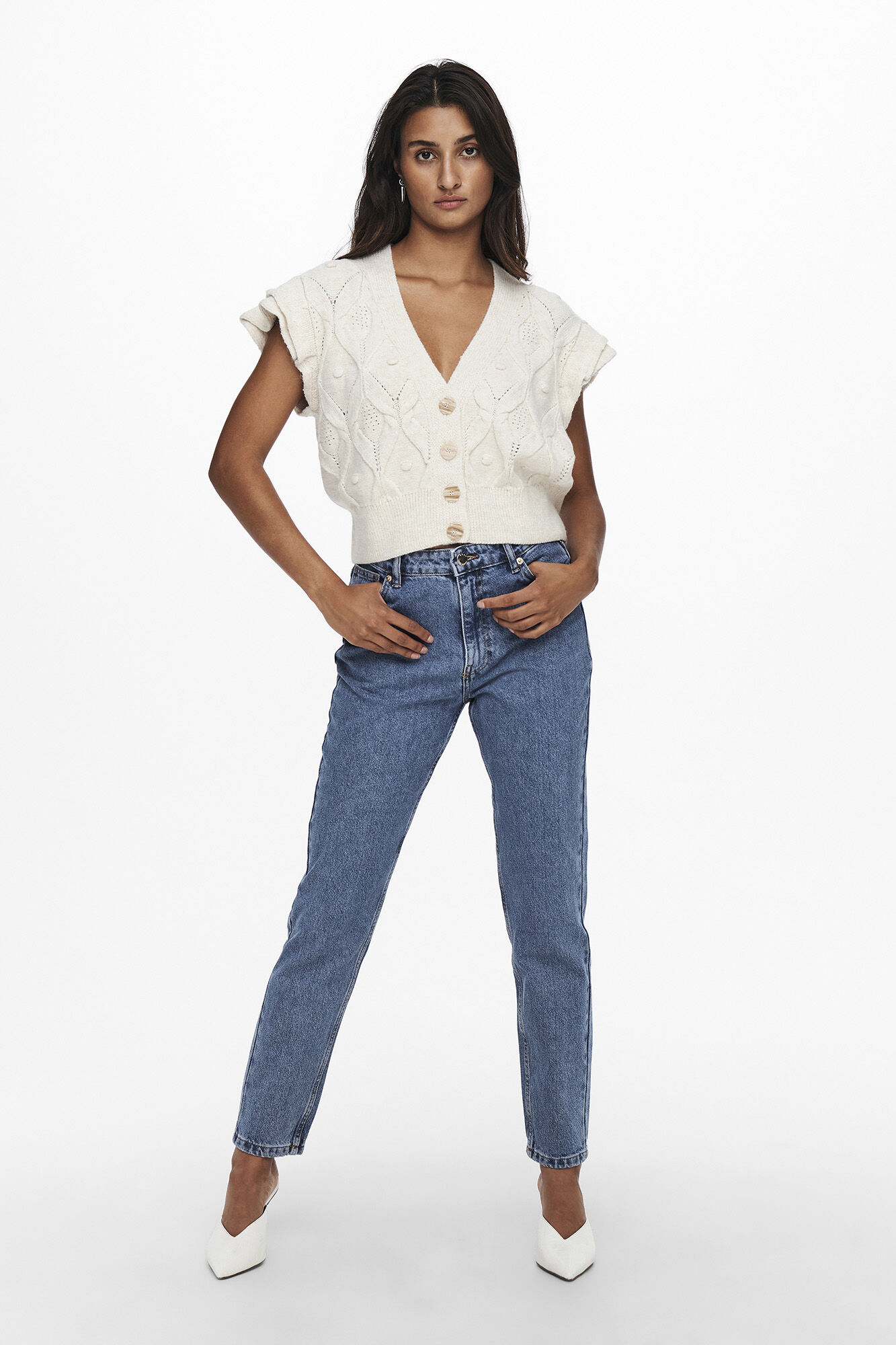 calça jeans mom de cintura alta