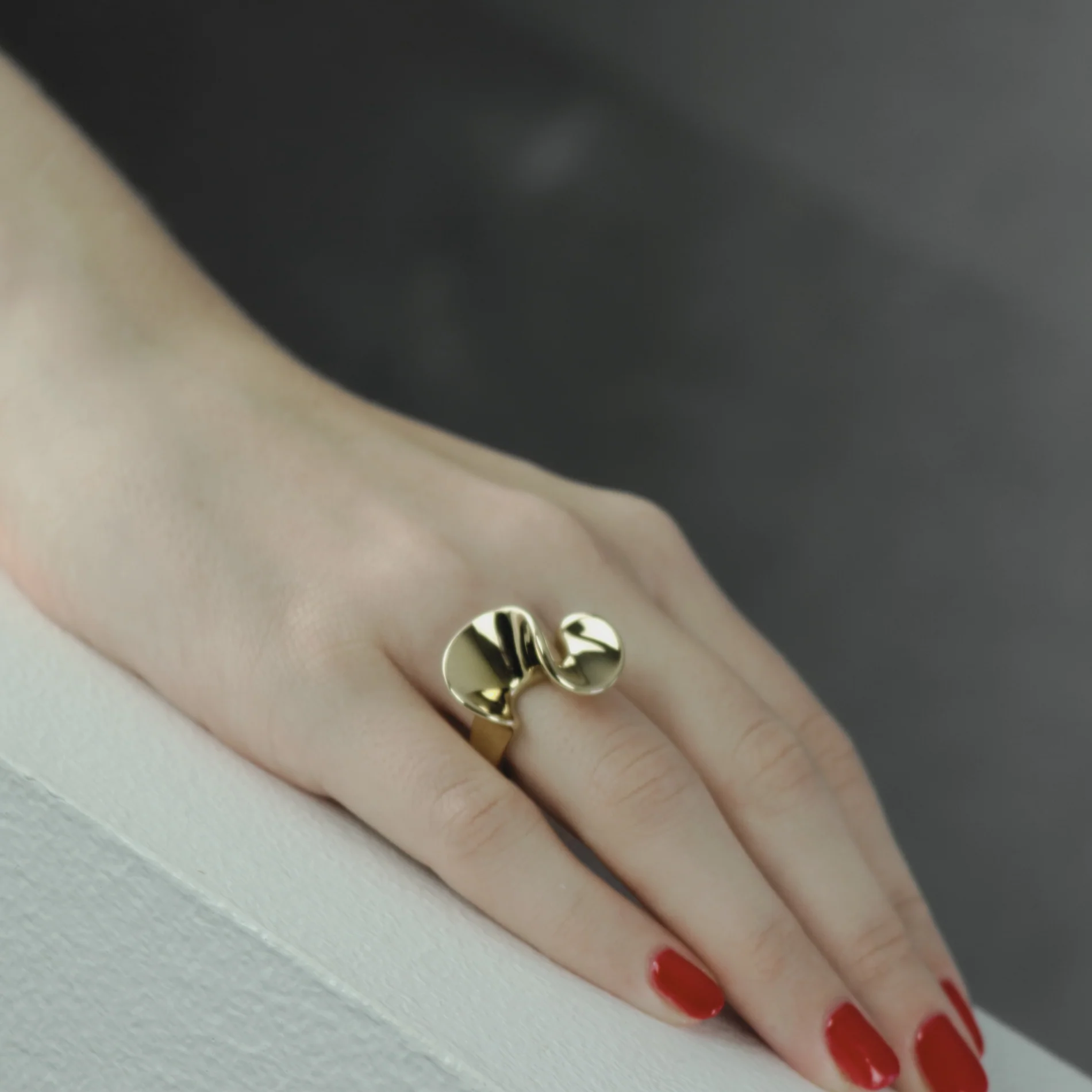 Dansk Copenhagen  Single Twist Statement ring, vandfast - forgyldt