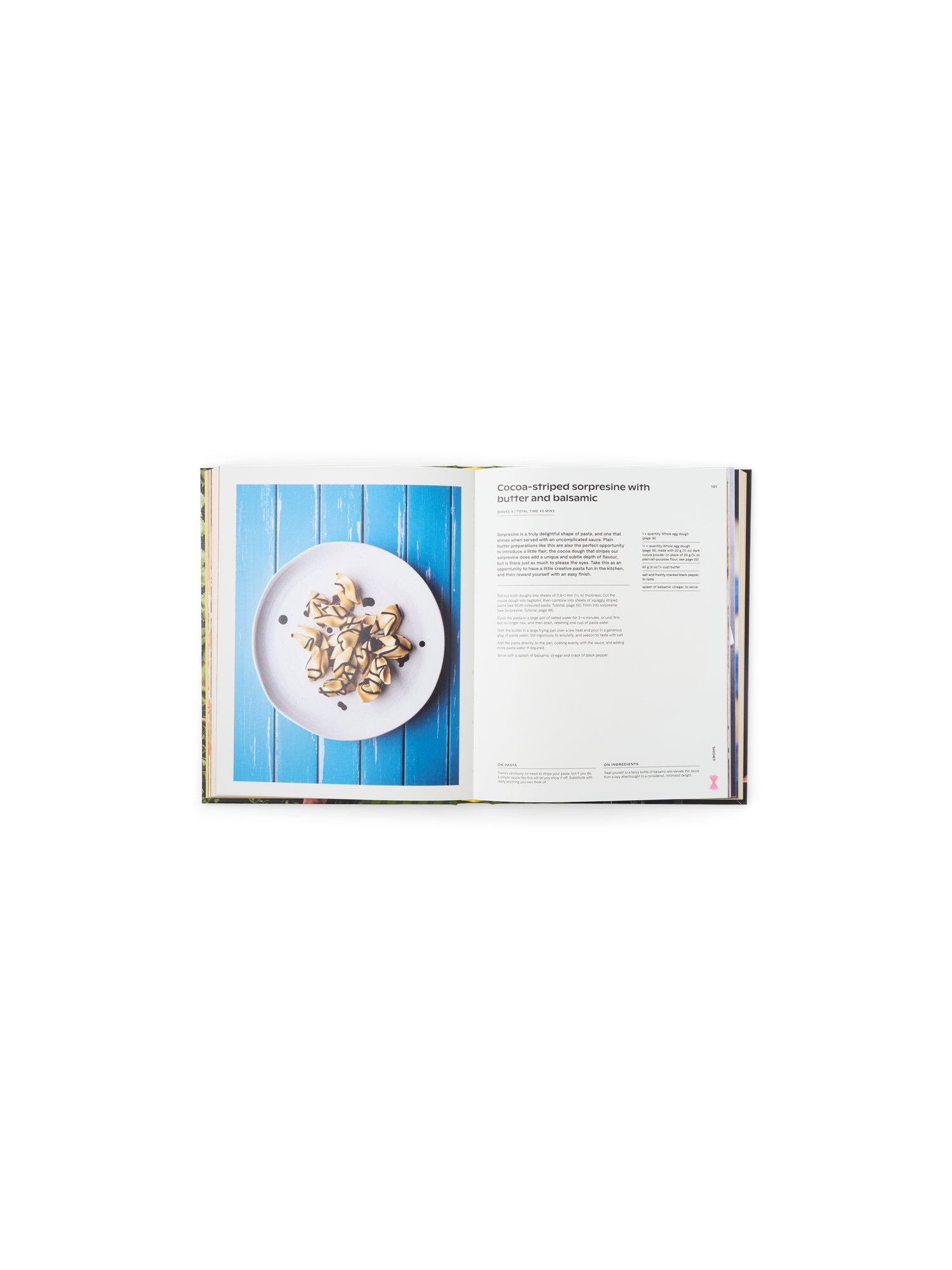 Pasta et Al | Hardcover. Engelsk. 22,0 x 2,8 x 26,0 cm. 240 sider.  | Olive Green | New Mags