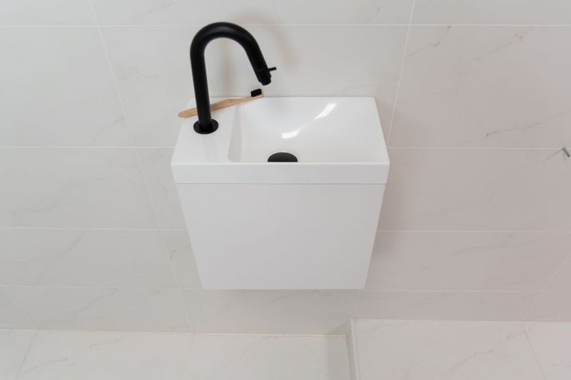 Sanigoods - Minimo - Toiletmeubel - Wit Mat - 40 cm - Met Witte Fontein Met Kraangat
