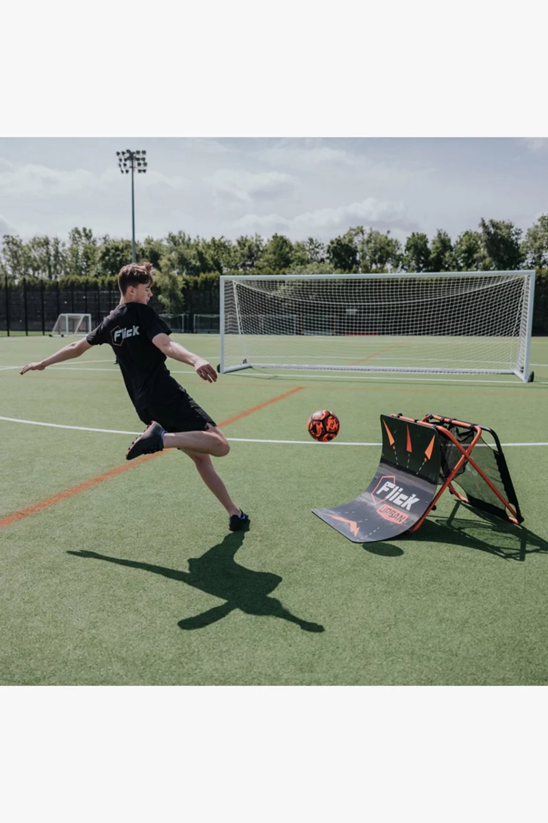 Football Flick Urban Skills Fussballtrainer