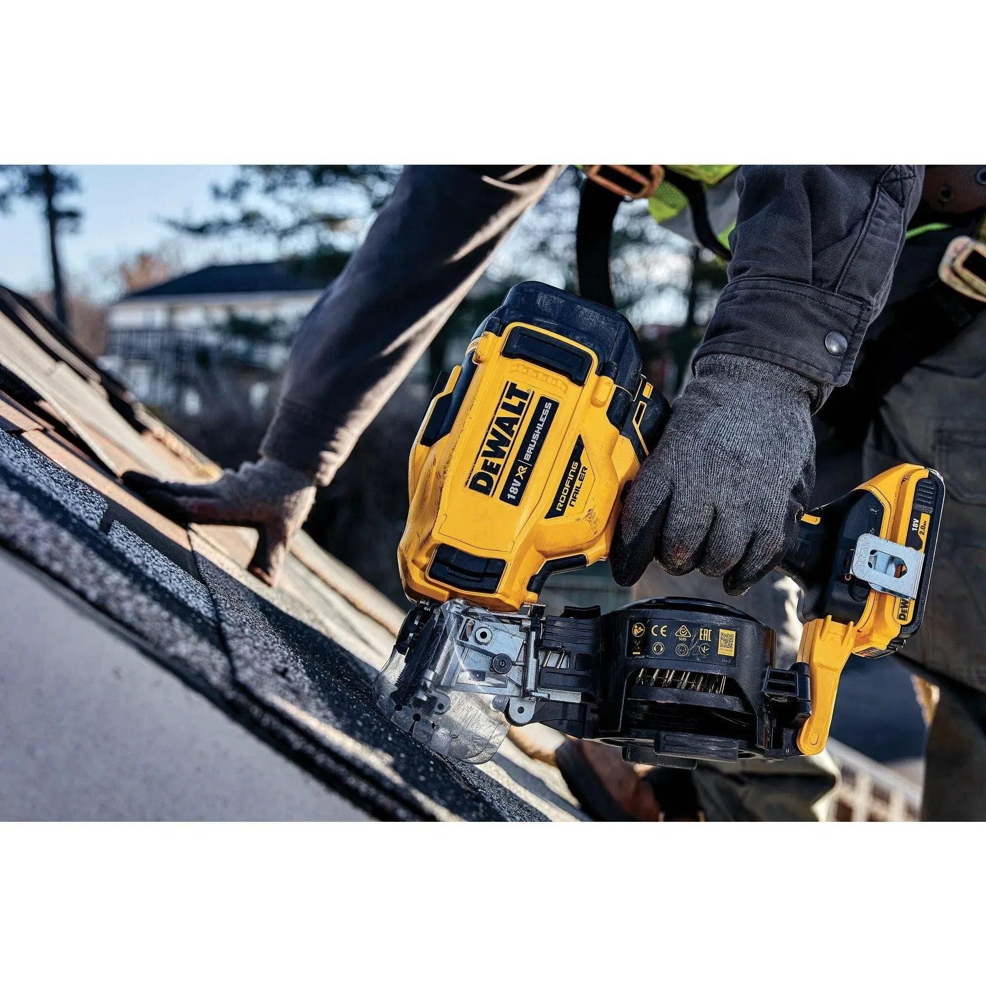 DeWALT DCN45RND2 Accu roofing tacker 18V XR 2.0Ah in TSTAK