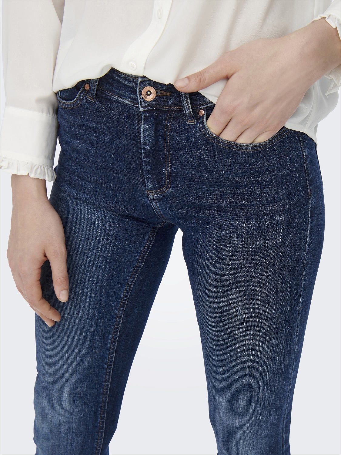 ONLBLUSH Mittlere Taille Ausgestellt Jeans Dark Blue Denim