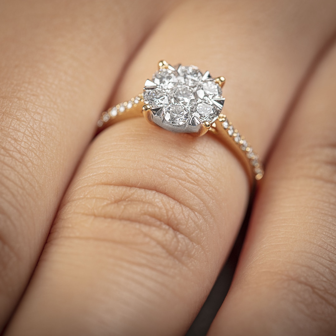 0.75 Karat Diamanten Verlobungsring 750/18 K Gelbgold